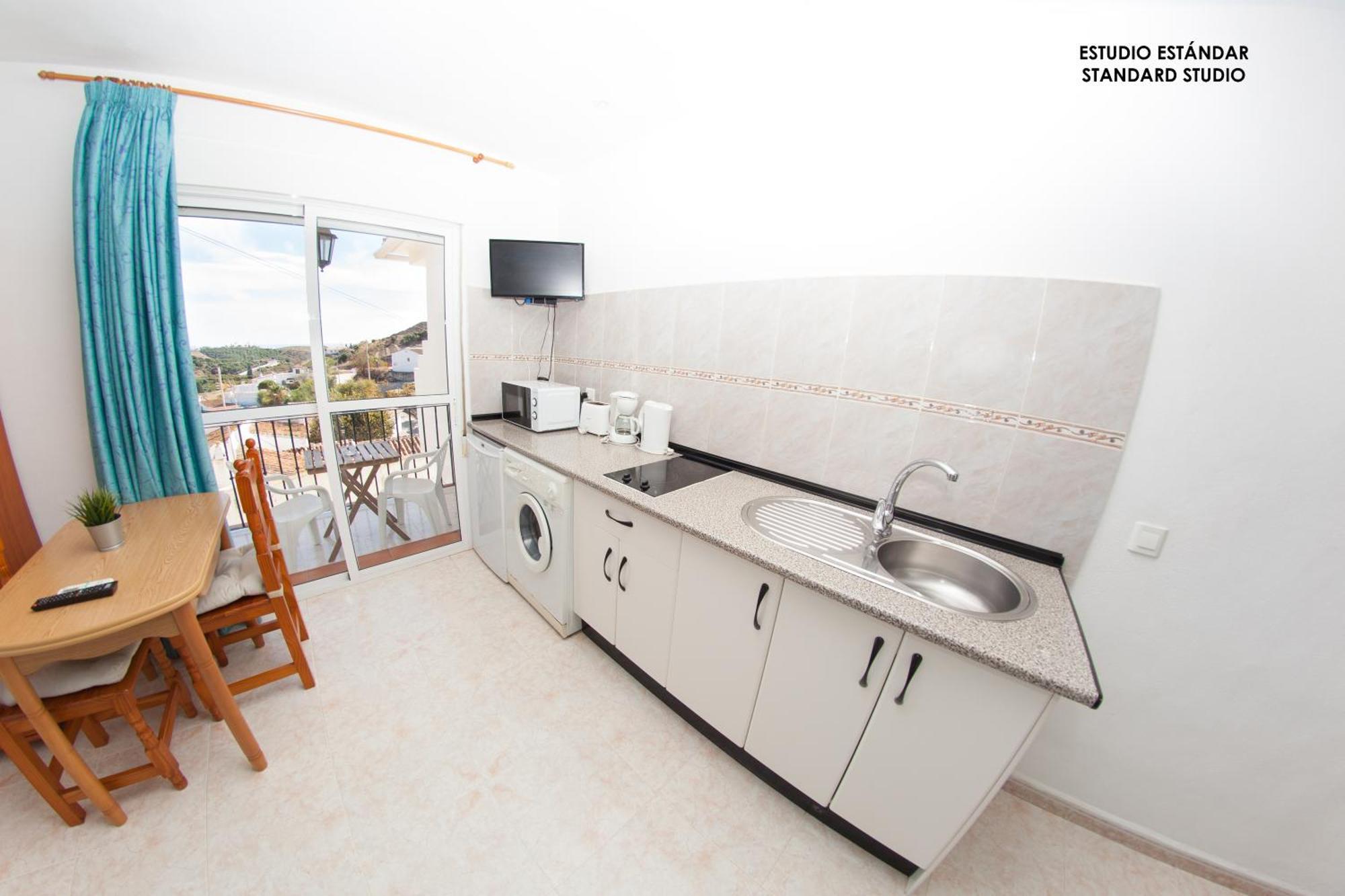 Apartamentos Rurales Santos Benajarafe Bilik gambar