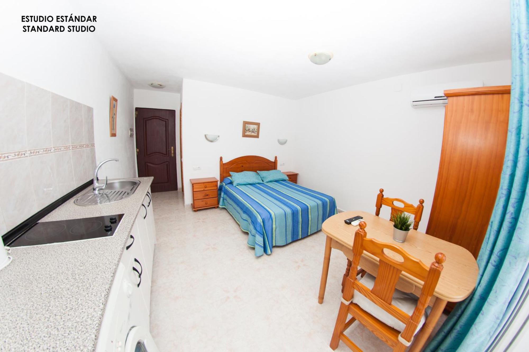 Apartamentos Rurales Santos Benajarafe Bilik gambar