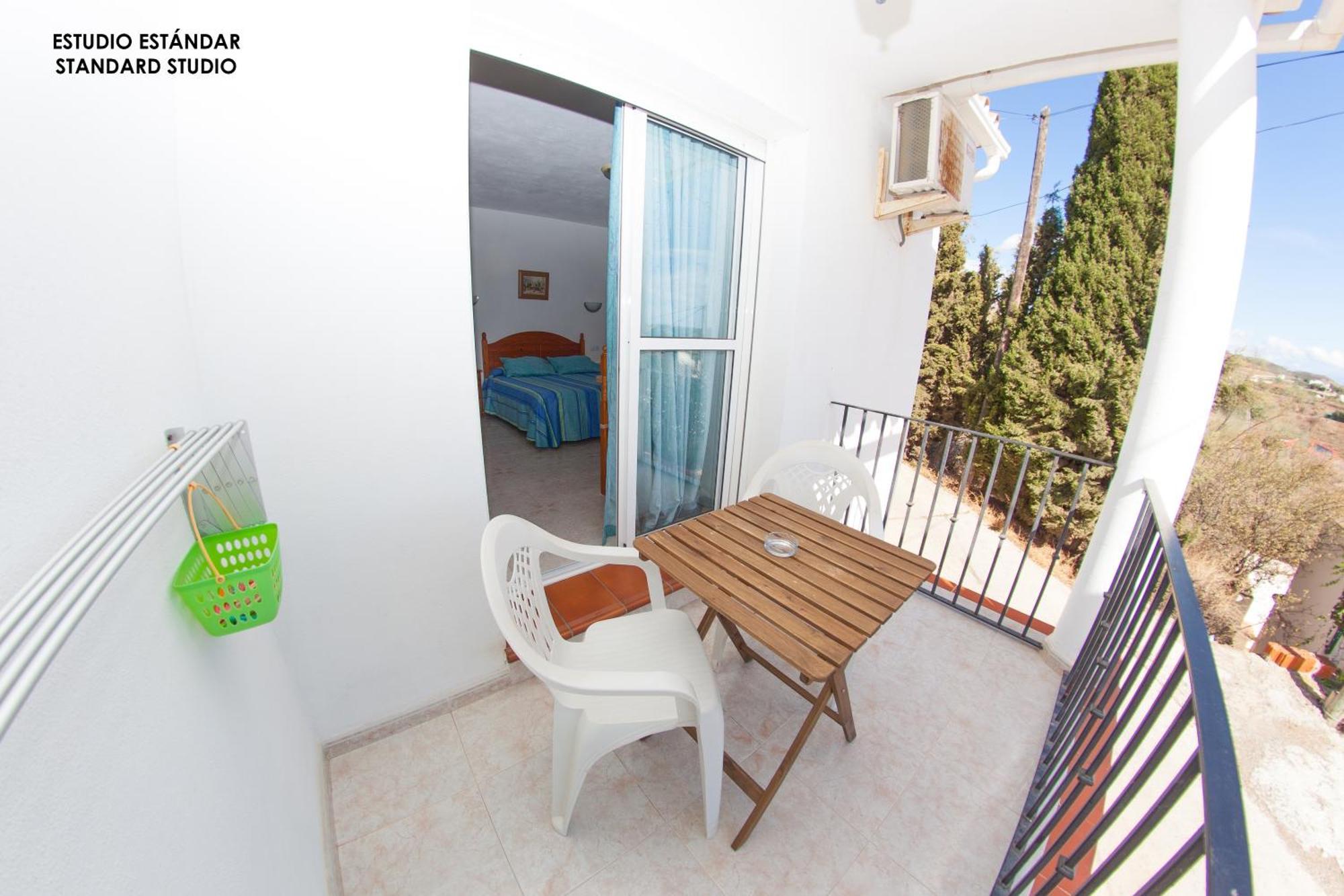 Apartamentos Rurales Santos Benajarafe Bilik gambar