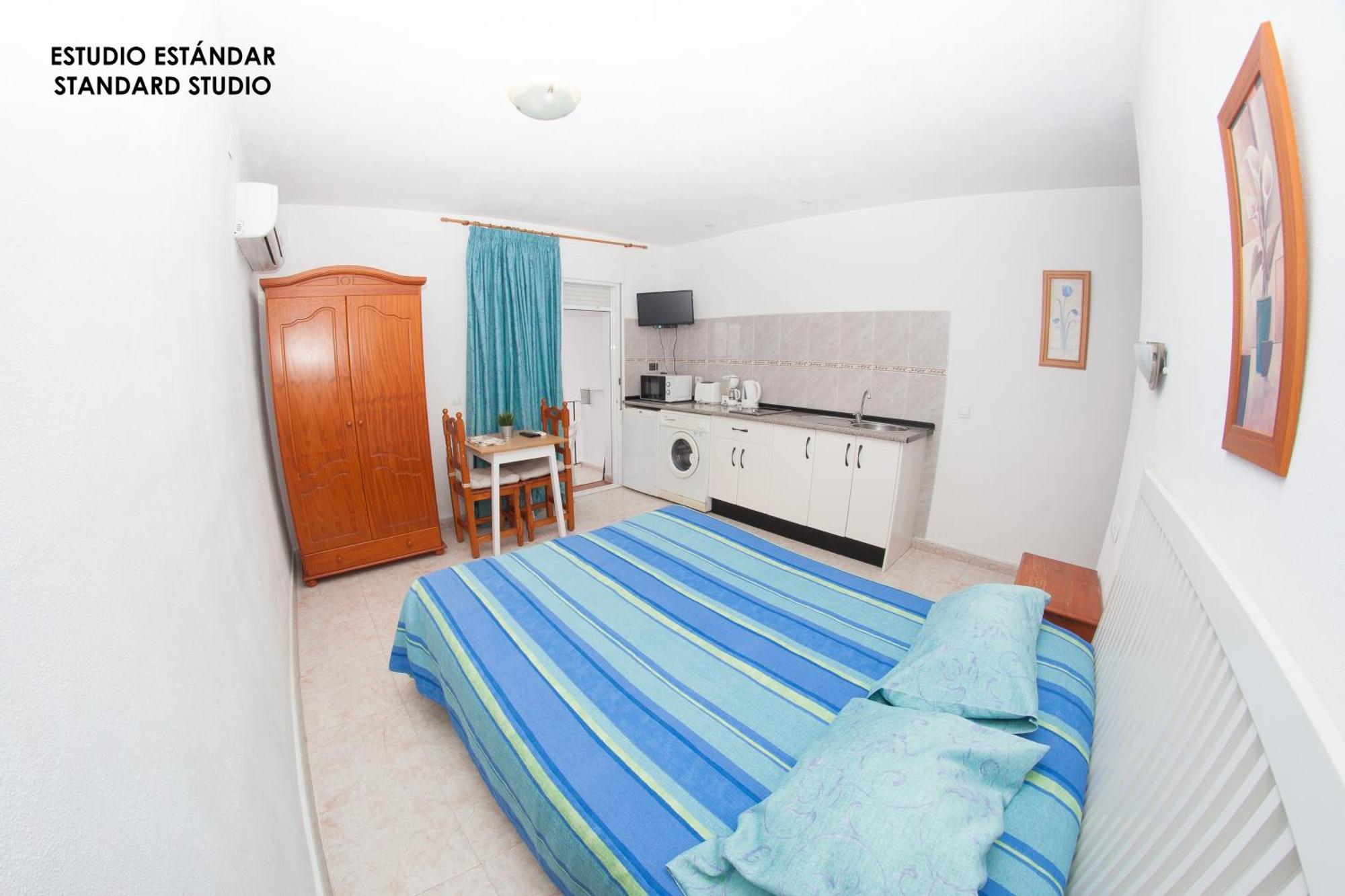 Apartamentos Rurales Santos Benajarafe Bilik gambar